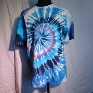 Batiktröja - Jättefin batik tröja i storlek m