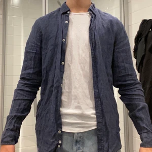 Linne Skjorta/Overshirt från Zara man - Linne Skjorta/Overshirt från zara man i storlek S.