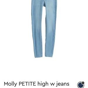 Jeans - Säljer mina blåa jeans från Gina tricot.