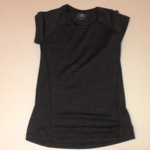 Mörk grå träningströja - Oanvänd träningströja