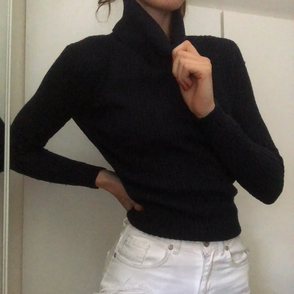 Stickad turtleneck tröja från ”Jacqueline de Young” som jag aldrig använt. Storlek Xs men skulle också passa S. Stickat.