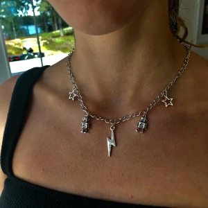 Halsband - Säljer halsband jag gjort själv😊😊⚡️