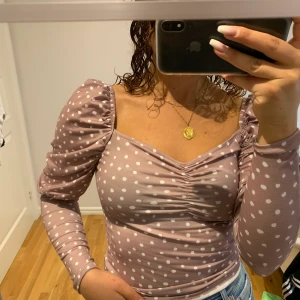 Prickig rosa topp - Oanvänd topp men utan lapp! Helt ny dock!