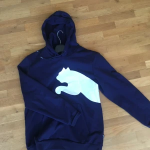 Puma - Puma Hoodie, aldrig använd 