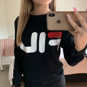 Fila tröja  - Tröja från fila i storlek XS, använd ett fåtal gånger. Priset är inklusive frakt  