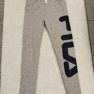 Fila mjukisbyxor  - Fila mjukisbyxor, storlek xs. Fint skick 
