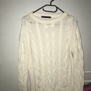 Tröja  - Använd 1 gång så jätte fint skick 