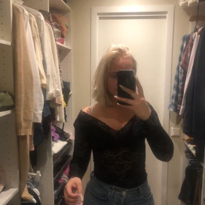 Svart body - En superfin body som endast är använd vid ett tillfälle, den är köpt på hm detta halvåret🙌🏼