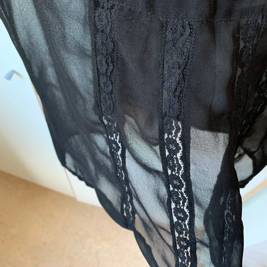 Svart linne med spets👯‍♀️ - 90