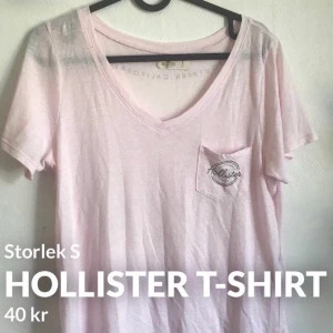  Hollister t-shirt äkta  - En fin hollister t-shirt rosa tyvärr lite för genomskinlig för mig jättefin lite V-ringad men inte för mycket storlek S men passar M💕💕