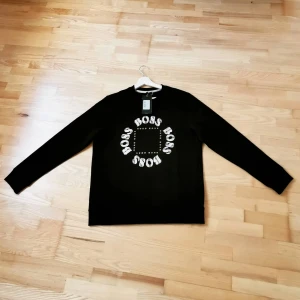 Hugo boss tröja storlek M - Helt ny med prislapp på, Storlek M, priset kan diskuteras vid snabb affär 