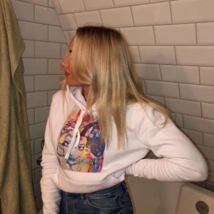 The cool elephant hoodie - Intressekoll på denna superfina the cool elephant Hoodie. Säljer då den aldrig används. Hoodien är i superfint skick eftersom den inte har används. Buda i kommenterana. Köparen står för frakt (första bilden är lånad)