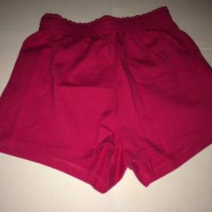 Tighta mjuka underbyxor/shorts. Används framför allt för cheerleading tävlingar, man har dem under kjolen. 
