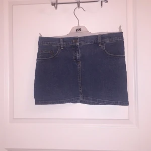  - Minikjol i jeans