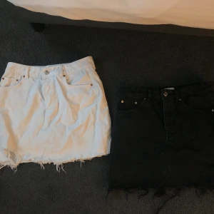 Jeans kjolar från gina - 1 för 150kr eller båda för 250. . Kan mötas upp i Stockholm annars är det + frakt på priset om inget annat sägs☺️