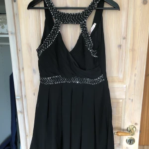 Klänning - Cool klänning. Använd fåtal gånger. Bra skick. 