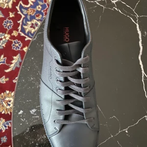 Hugo boss skor  - Har köpt den för 3500 kr o säljer den för 1500 kr pris kan diskuteras 