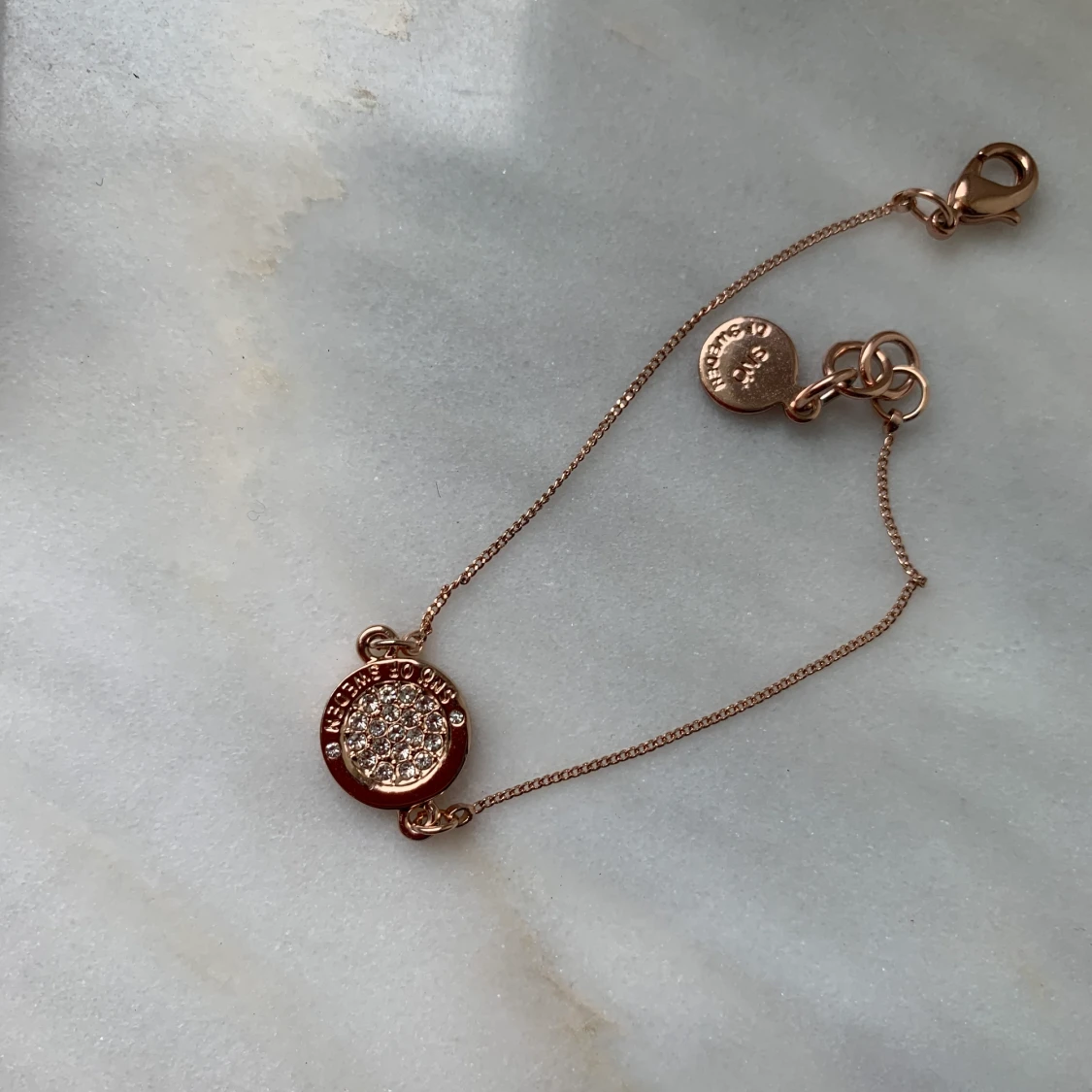 Rosé smycken från snö  - 90