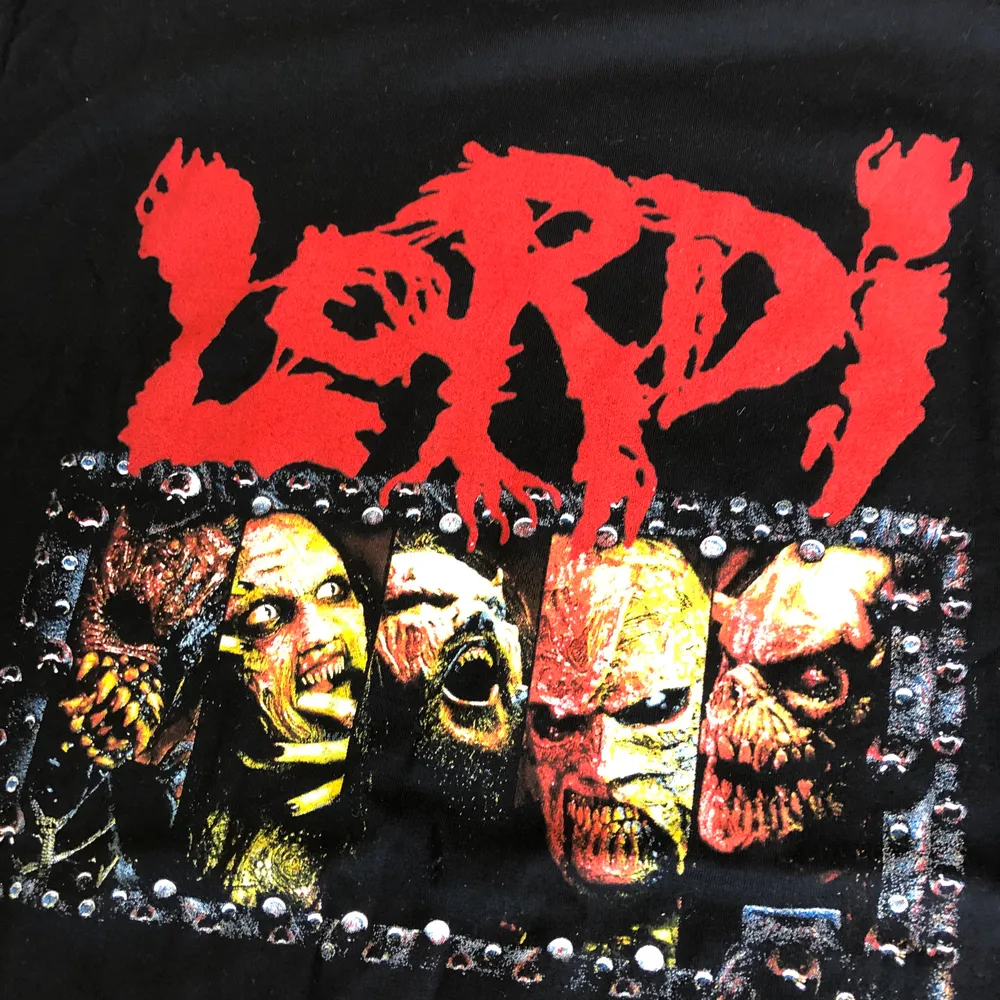 Lordi merch i strl: S (passar S/M) condition 9/10. Har 2 stycken på lager och dom kostar 40kr+frakt/styck . T-shirts.