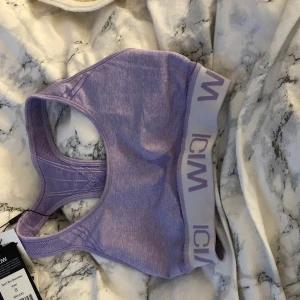 Träningstopp från ICIW - Fin träningstopp från ICIW som jag aldrig användt då den inte passade. Nypriset är 329 och säljer för 50 men kan tänka mig att gå ner i pris