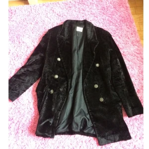  - Cool, oversized, lite pälsig jacka köpt på second hand.