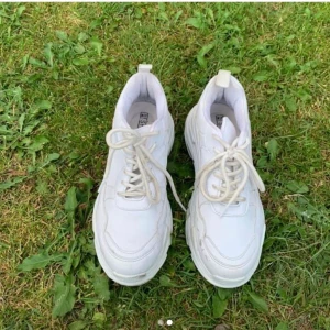 Chunky sneakers från NLY  - Sneakers från Nelly, mycket fint skick. 