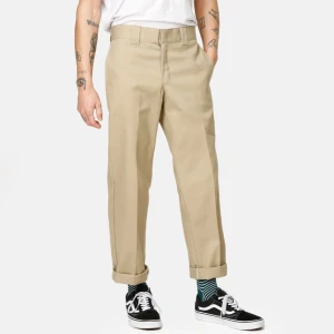 Dickies Slim straight 873 - Byxor från dickies i modellen Slim straight 873. Storlek w32l32. Perfekt skick förutom lite noppriga vid bakfickan men det lägger man inte märke till. Fri frakt.
