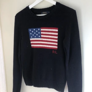 Stickad tröja ralph lauren - Väldigt bra skick, bara använt fåtal gånger. 