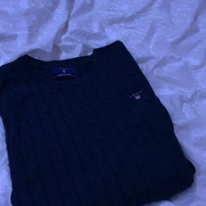 gant tröja  - shit snygg gant tröja i sådär skick, storlek m men passar även s