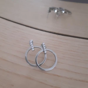 Örhänge - Använda en gång 