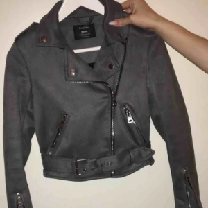  - Grå mockajacka, superfin kvalité! 