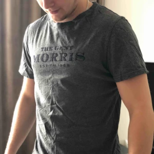  - Morris t shirt, köparen står för frakten  (Herr)
