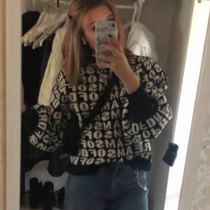  - Säljer en härlig och mysig tröja ifrån h&m, hör av er om ni är intresserade💓🦋🦋