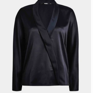  - Har bara använt den en gång. XS men stor i storlek. 