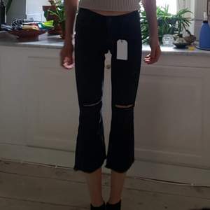 Helt nya oanvända jeans från Crocker  Storlek 23  Alla lappar kvar  Nypris 599