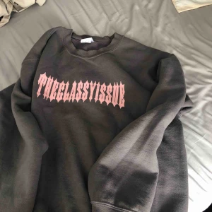  - Från stora tumblr/inspobloggen tci_theclassyissue! Den är i M men egentligen kommer man in i den i S