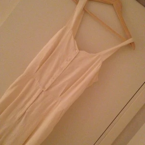 Söt gräddvit byxdress från H&M  - Söt gräddvit byxdress från H&M 