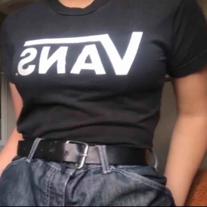  - Säljer en vans t shirt ifrån vans✨ Tröjan är i barn storlek och skulle säga att den motsvarar en Xs, finns i Falun men kan skickat mot fraktkostnad  Skulle gissa på att frakten blir runt 40-50kr💕