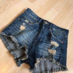  - Shorts från HM. Frakt tillkommer