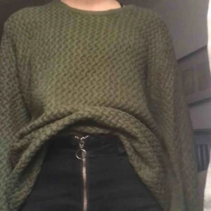  - Super skön och snygg stickad tröja, har används 1 gång.