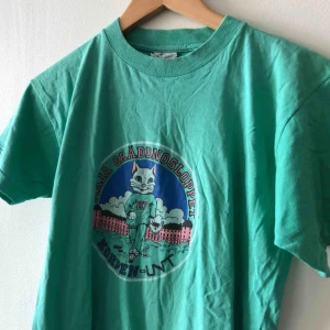 - Vintage T-shirt från 1987. Kan skickas för 39 eller hämtas i Uppsala 