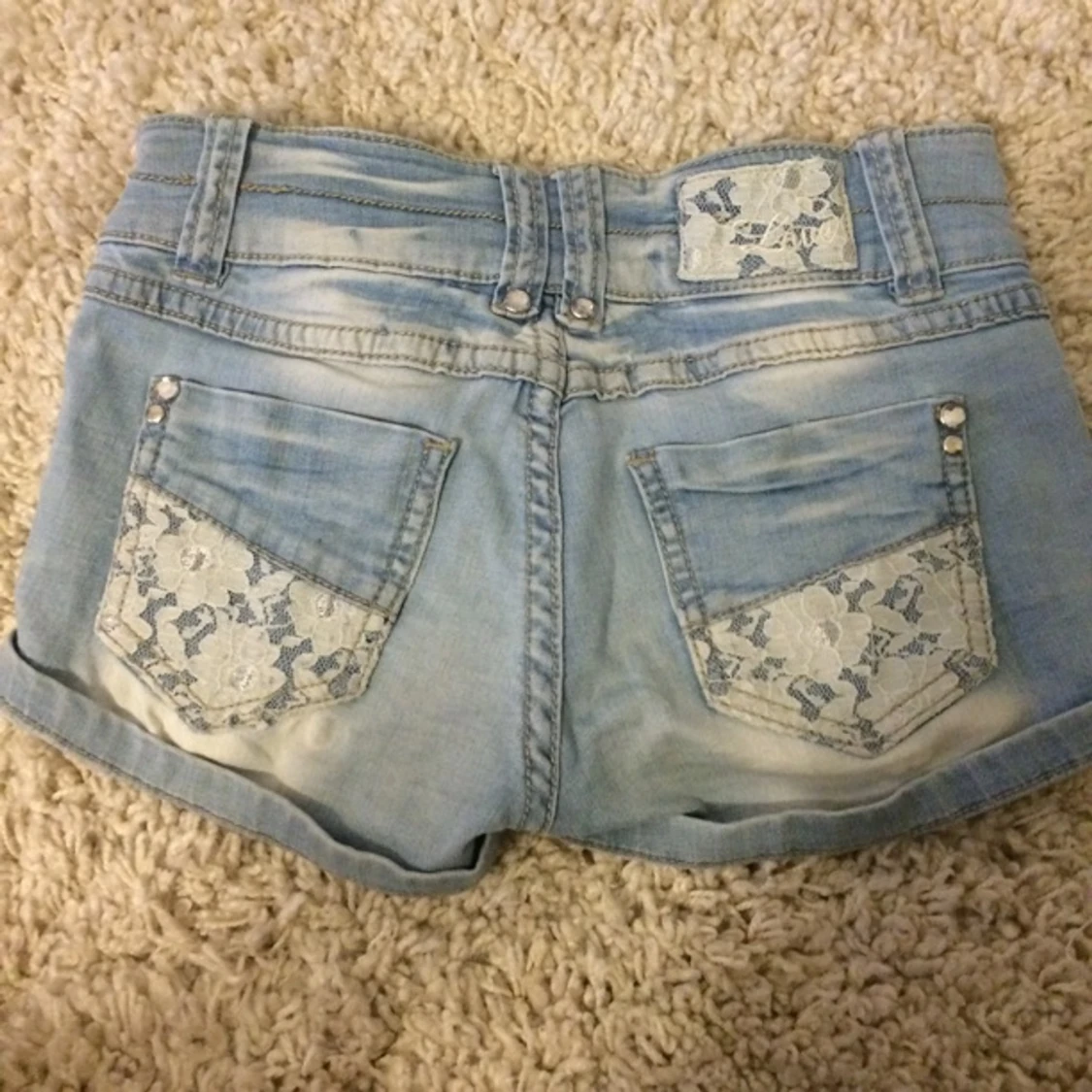 Grymt söta & sköna shorts! Med detaljer, ljusblåa. Strl 146, ca XS.