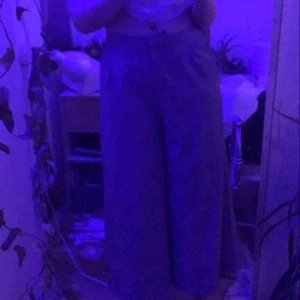  - Gör dig själv en tjänst och köp dessa byxor!! Bättre bild finns vid tidigare annons i min profil🖤 fraktar eller möts!