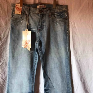  - Helt nya loose byxor Frakt ingår