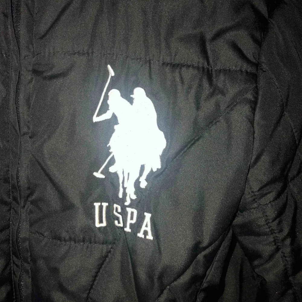 US Polo Assasin Womens Black Hooded Winter Coat Ski Jacket With Faux Fur Trim On Hood  . Jackor.