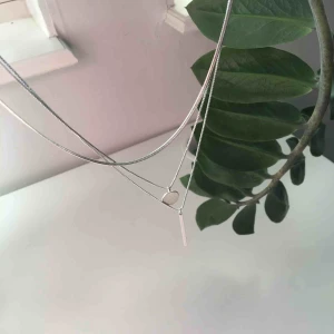  - Fint silverfärgat halsband🤤