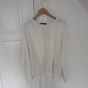  - Lite oversized stickad tröja