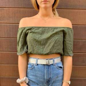 Supersnygg off-shoulder top från Pull & Bear 💚 frakt 30kr