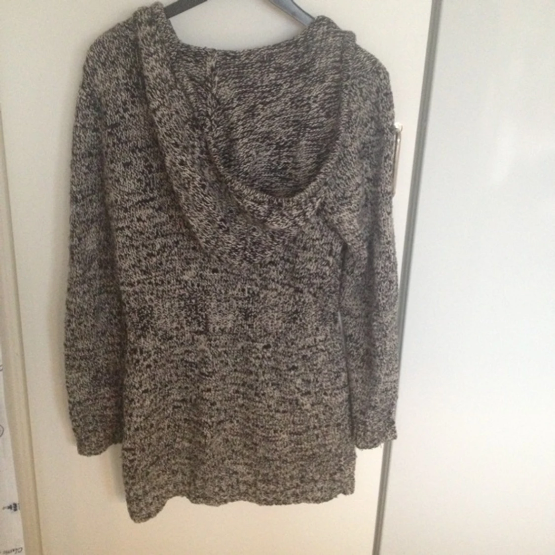 Mysig höstkofta med luva. Lite längre modell från HM - 1414226132