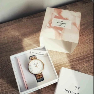  - Klocka från Mockberg i Roséguld med ljusgrått läderband 🍂🍁